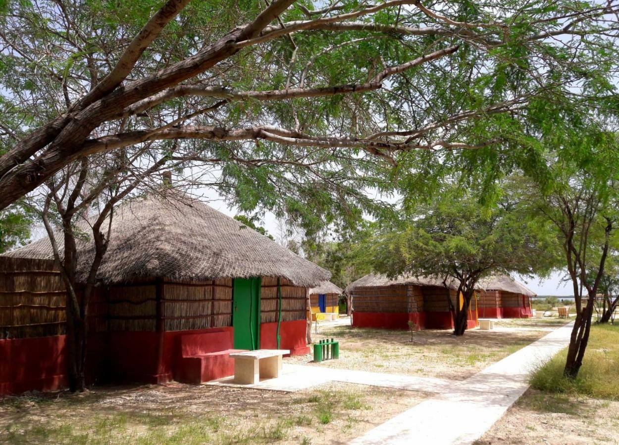 Campement Hakuna Lodge Mar Lodj Exteriör bild